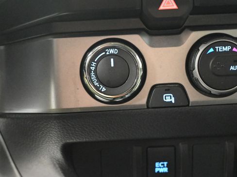 Used 2022 Toyota Tacoma SR5 image 15