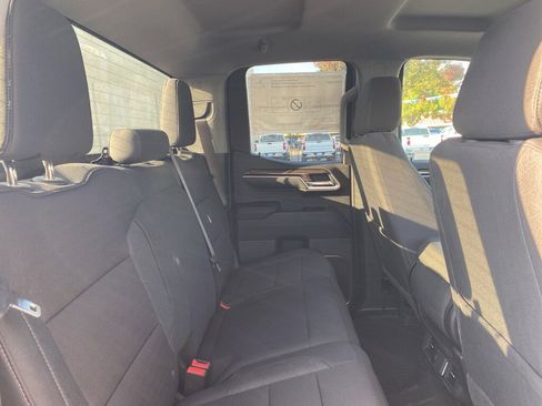 Used 2025 Chevrolet Silverado 1500 LT image 13