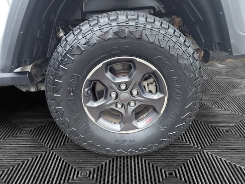 Used 2021 Jeep Gladiator Rubicon w/ Trailer Tow Package AWD/4WD image 14
