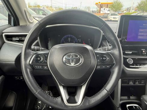 Used 2024 Toyota Corolla Cross XLE w/ Convenience Package FWD image 15