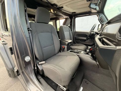 Used 2019 Jeep Wrangler Unlimited Sport S AWD/4WD image 14