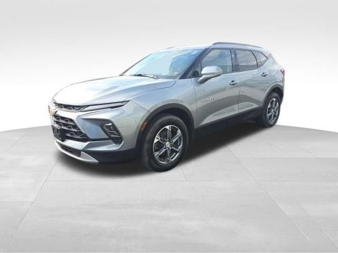 Used 2023 Chevrolet Blazer LT w/ Convenience Package FWD image 3