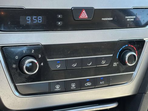 Used 2015 Hyundai Sonata SE FWD image 11