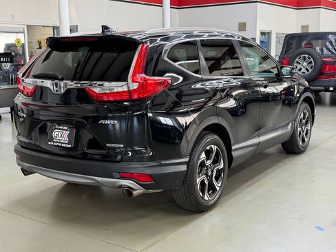 Used 2017 Honda CR-V Touring image 2