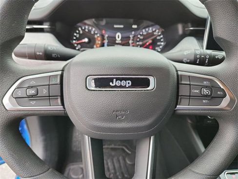 Certified 2024 Jeep Compass Sport image 27