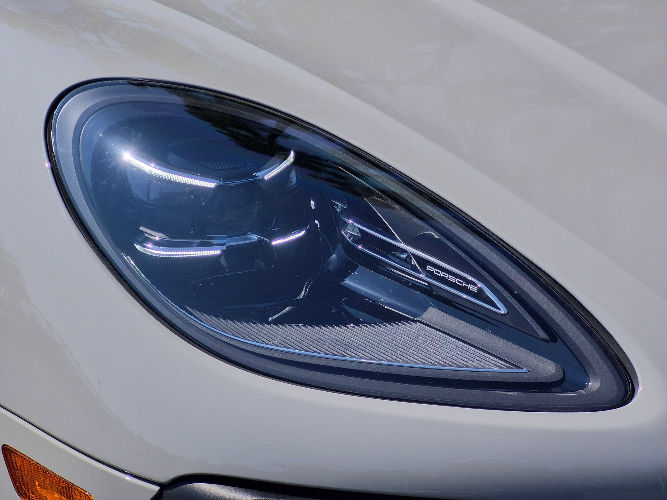 Certified 2024 Porsche Macan S AWD/4WD image 33