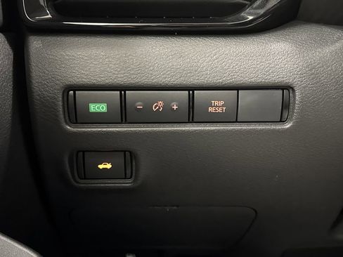 Used 2025 Nissan Sentra SV w/ All-Weather Package image 23