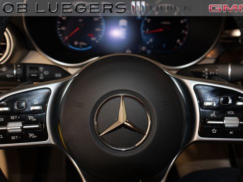 Used 2022 Mercedes-Benz GLC 300 4MATIC image 27