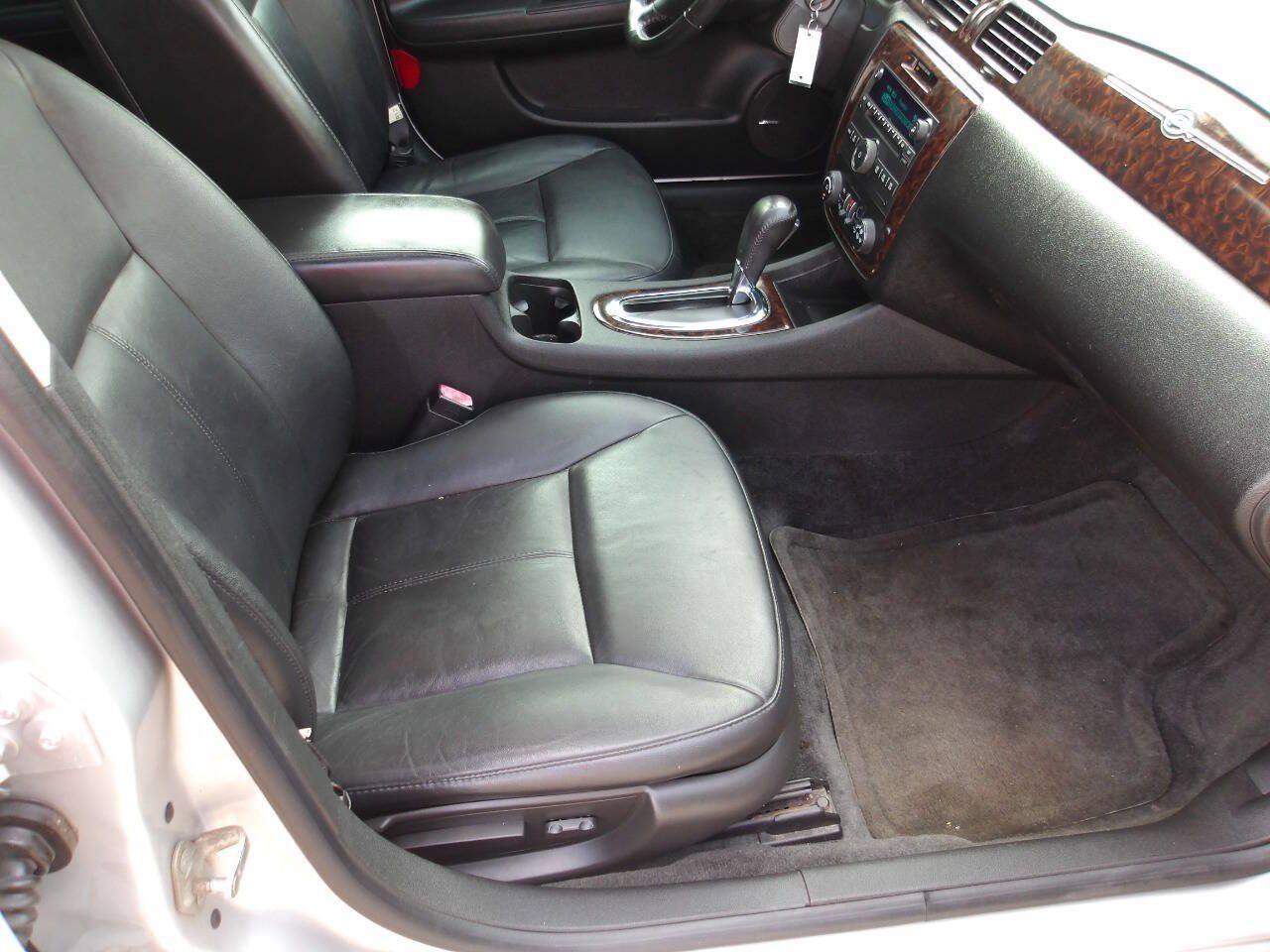 Used 2013 Chevrolet Impala LTZ FWD image 7