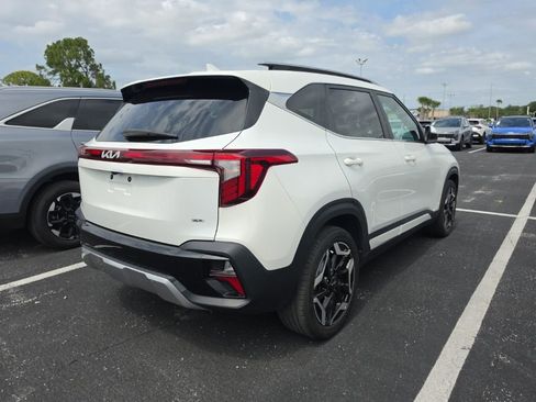Used 2024 Kia Seltos SX w/ SX Sunroof Package AWD/4WD image 16