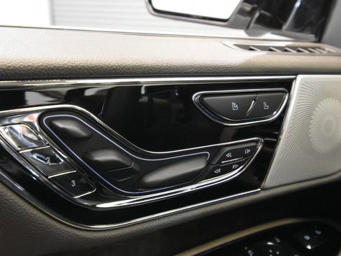 Used 2022 Lincoln Navigator Reserve image 36