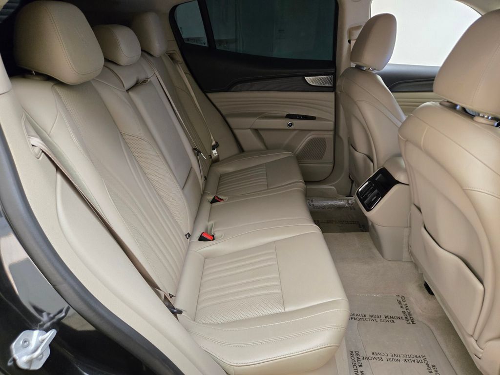 Certified 2023 Maserati Grecale GT AWD/4WD image 25