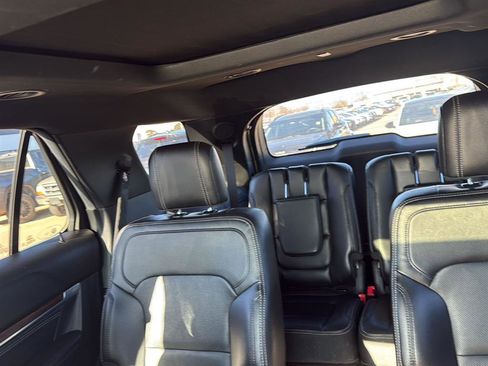 Used 2018 Ford Explorer Limited w/ Equipment Group 301A image 7