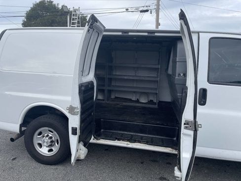 Used 2021 Chevrolet Express 2500 w/ Driver Convenience Package image 20