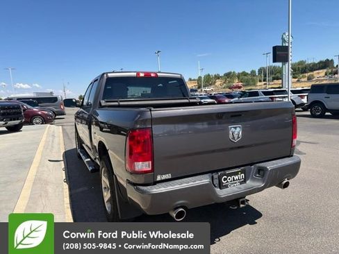 Used 2015 RAM 1500 Express RWD image 11