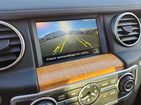 Used 2015 Land Rover LR4 image 27