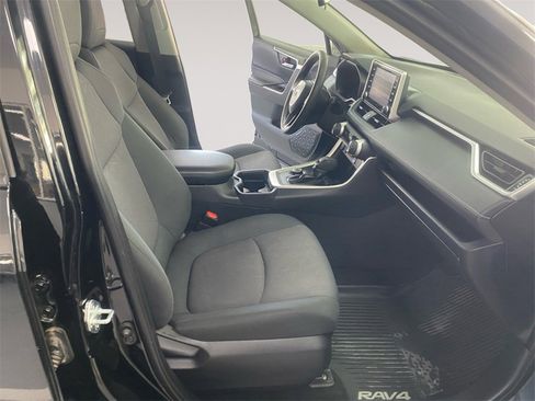Used 2019 Toyota RAV4 XLE image 15