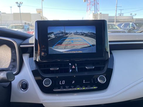 Used 2024 Toyota Corolla SE image 12