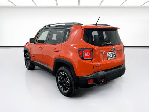 Used 2016 Jeep Renegade Trailhawk w/ Premium Trailhawk Package AWD/4WD image 6