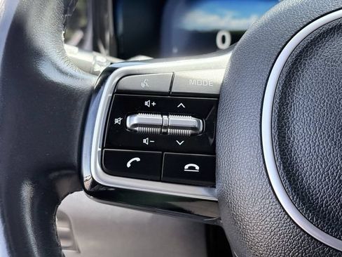 Certified 2023 Kia Sorento SX AWD/4WD image 16