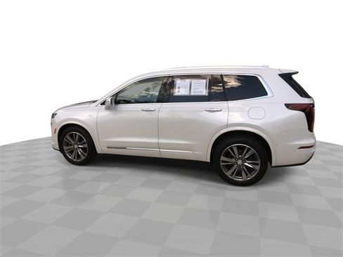 Certified 2020 Cadillac XT6 Premium Luxury image 8