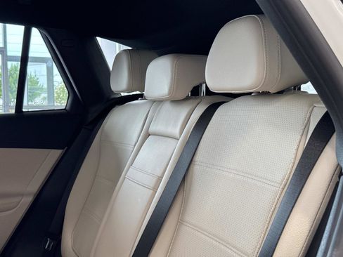 Certified 2025 Mercedes-Benz GLC 300 image 6