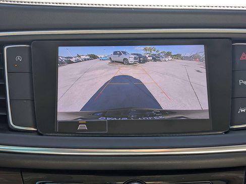 Used 2023 Buick Enclave Essence FWD image 21