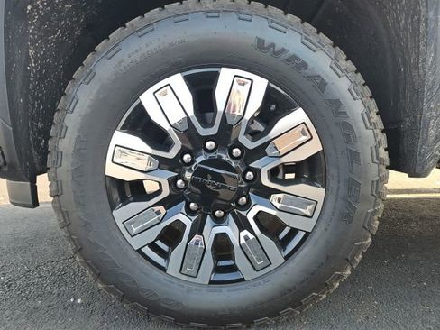 New 2026 GMC Sierra 3500 Denali w/ Denali Reserve Package AWD/4WD image 9