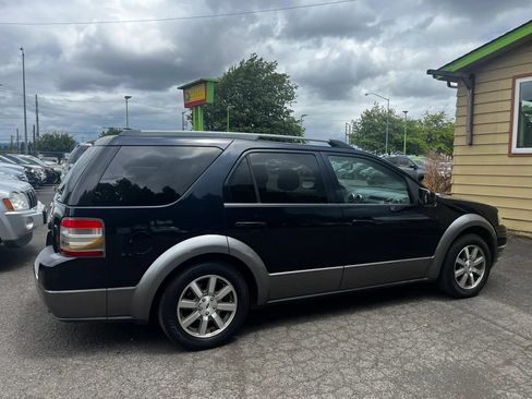 Used 2009 Ford Taurus X SEL FWD image 3