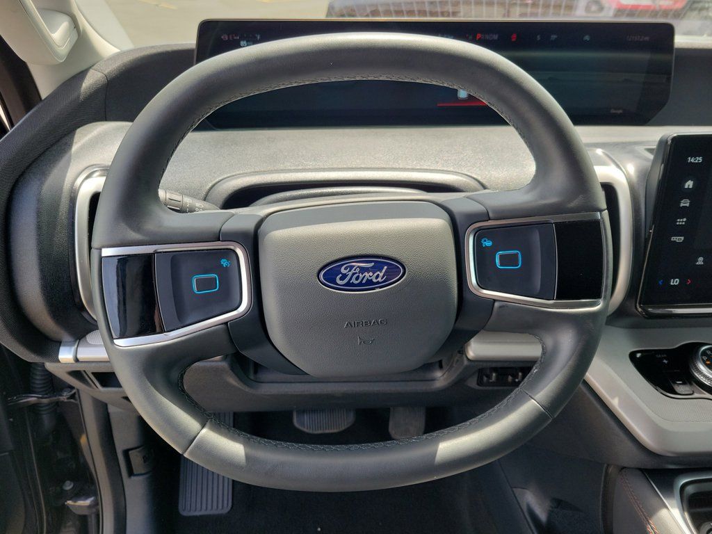 Used 2025 Ford Expedition Active RWD image 26