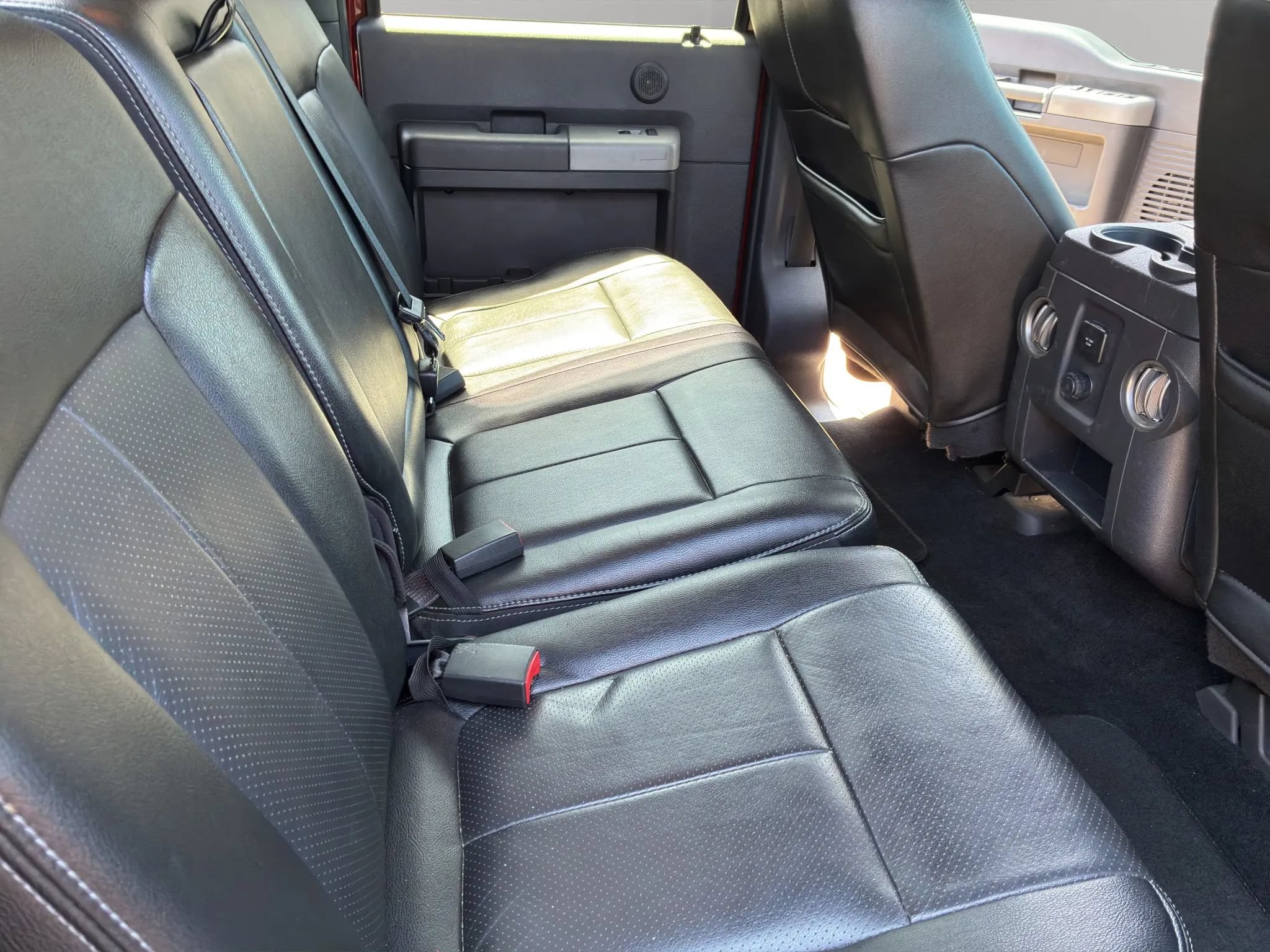 Used 2016 Ford F250 Lariat w/ Lariat Ultimate Package AWD/4WD image 19