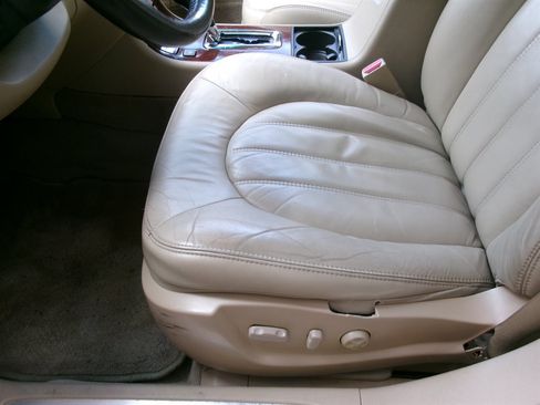 Used 2007 Buick Lucerne CXL w/ Luxury Package FWD image 12