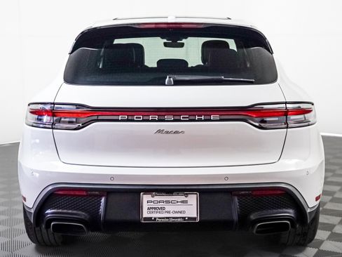 Certified 2024 Porsche Macan image 9