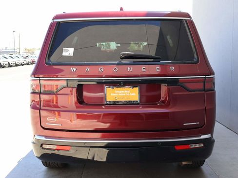 Used 2022 Jeep Wagoneer Series III AWD/4WD image 4