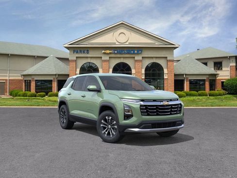 New 2026 Chevrolet Equinox LT image 2