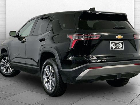 Used 2025 Chevrolet Equinox LT AWD/4WD image 11