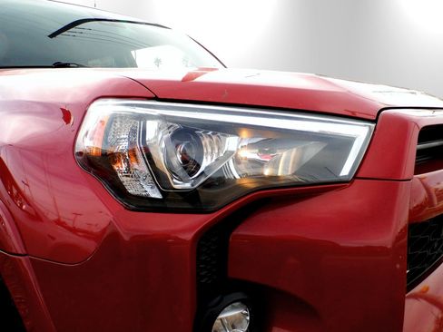 Used 2021 Toyota 4Runner SR5 image 9