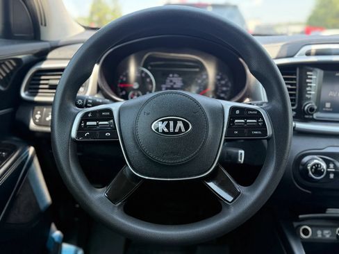 Used 2019 Kia Sorento FWD image 25