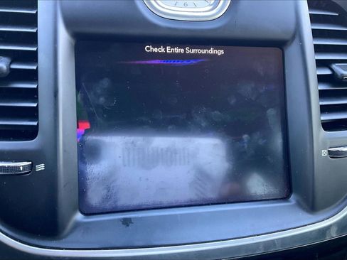 Used 2018 Chrysler 300 Touring w/ Chrome Appearance Package RWD image 21