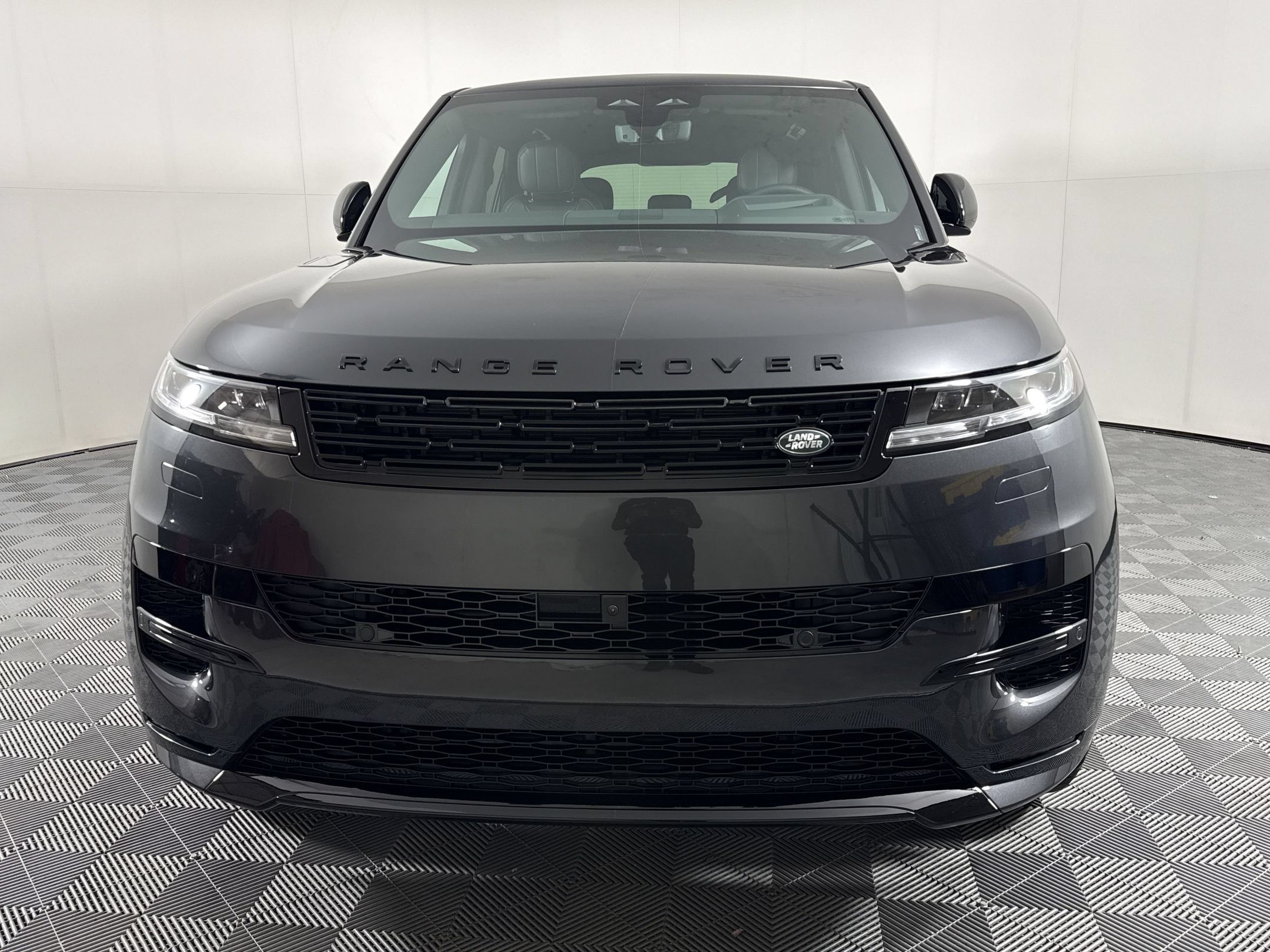 New 2026 Land Rover Range Rover Sport Dynamic SE AWD/4WD image 6