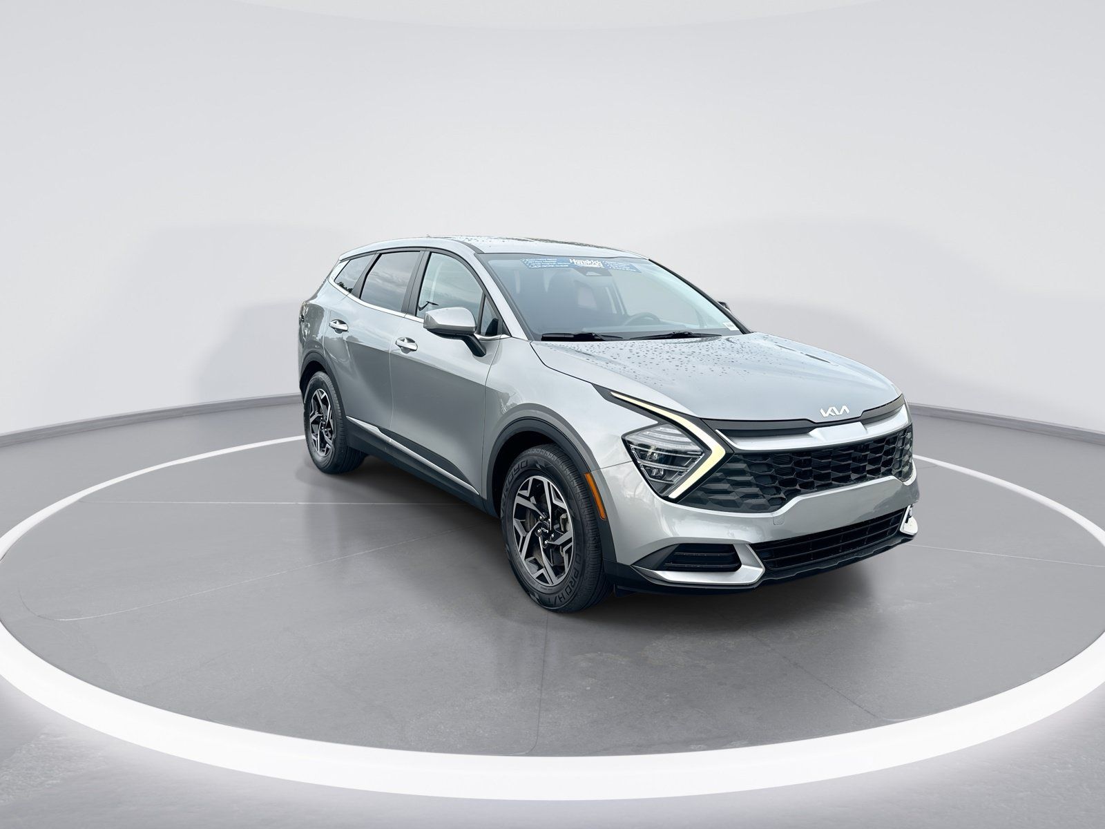 Used 2024 Kia Sportage LX FWD image 2
