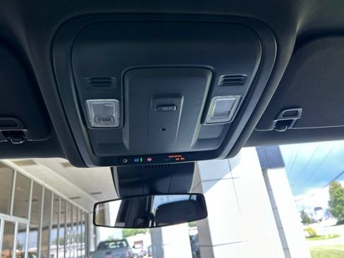 Used 2023 GMC Yukon SLE RWD image 22