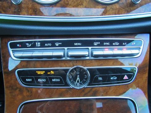 Used 2019 Mercedes-Benz E 450 4MATIC Sedan w/ Premium Package image 43