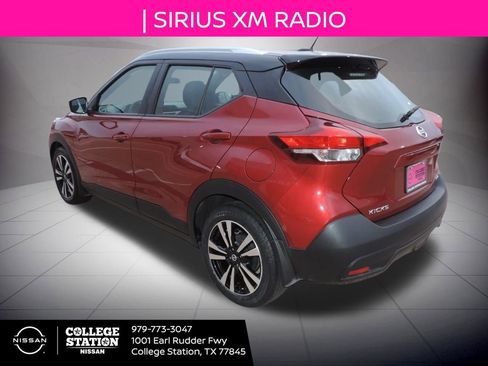 Used 2019 Nissan Kicks SV image 6