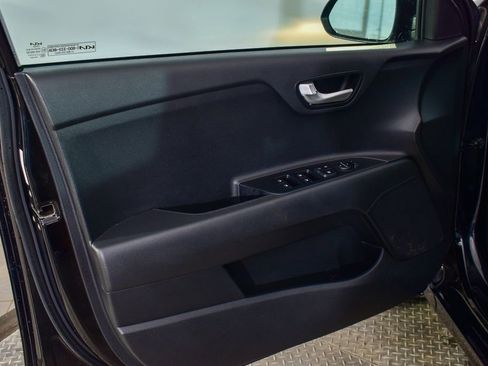 Used 2023 Kia Rio LX image 10