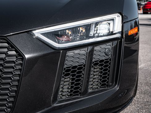 Used 2017 Audi R8 V10 plus image 6
