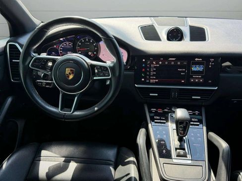 Used 2022 Porsche Cayenne image 26