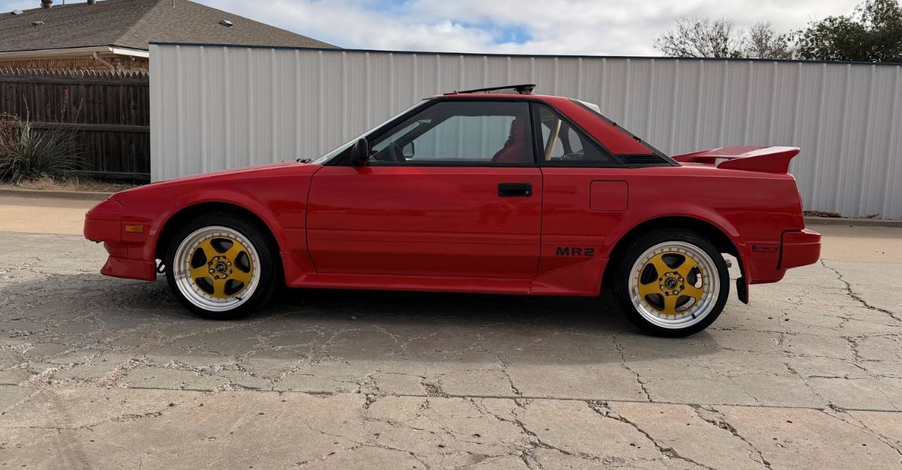 Used 1987 Toyota MR2 RWD image 4