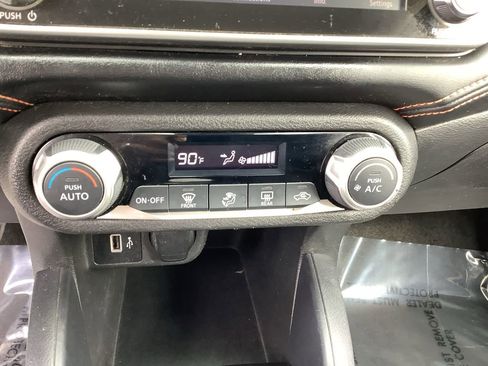 Used 2020 Nissan Versa SR image 22