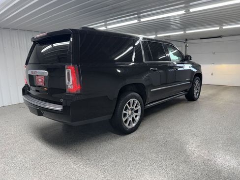 Used 2016 GMC Yukon XL Denali image 5